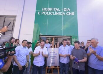 Governador Roberto Cidade entrega novo Hospital-Dia e Policlínica do Complexo Hospitalar Sul
