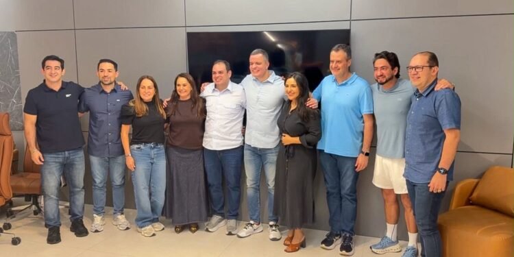 Vereadores da Câmara Municipal de Manaus abraçam pré-candidatura de Roberto Cidade