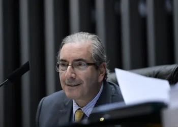 STF bloqueia R$ 6 milhões de Eduardo Cunha por direcionamento irregular de emendas