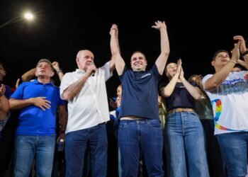 Roberto Cidade sobe tom, critica velha política e destaca resultados em Manaus