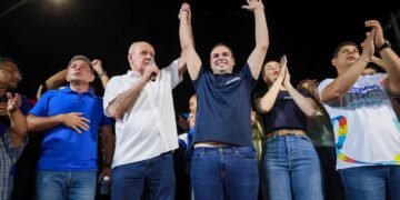Roberto Cidade sobe tom, critica velha política e destaca resultados em Manaus