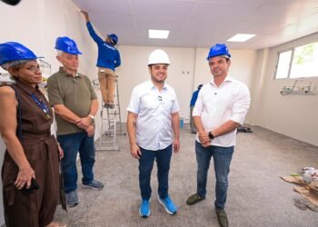 Roberto Cidade fiscaliza obras de modernização do SPA e Maternidade Chapot Prévost na Zona Leste