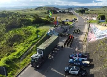 Ajuda humanitária da Prefeitura de Manaus chega à fronteira e começa a ser distribuída na Venezuela