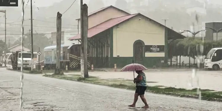 Inmet alerta para chuva intensa em cidades do Nordeste e do Norte