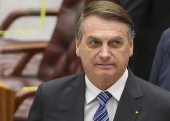 Exército entrega armas de Bolsonaro à PF e informa falta de duas