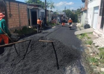 Prefeitura de Manaus intensifica recuperação asfáltica no bairro Gilberto Mestrinho e melhora mobilidade na zona Leste