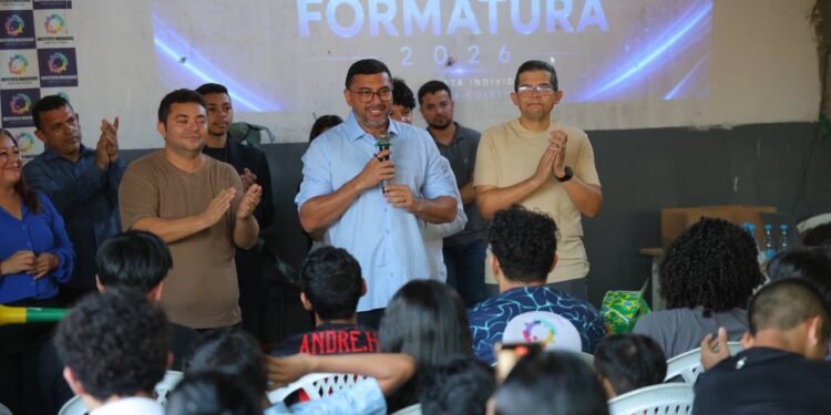 Durante formatura de 200 alunos do Instituto Mackenzie, Wilson Lima reafirma compromisso com igrejas e projetos sociais