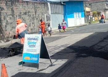Prefeitura de Manaus intensifica serviços de recuperação da malha viária no bairro Cidade de Deus
