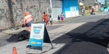 Prefeitura de Manaus intensifica serviços de recuperação da malha viária no bairro Cidade de Deus