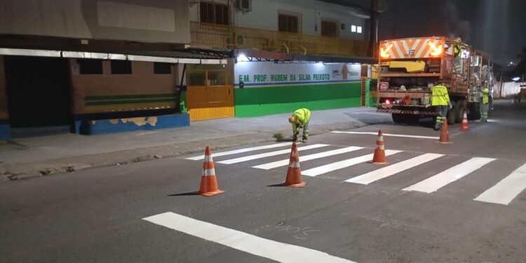 Prefeitura de Manaus intensifica sinalização viária em vias das zonas Leste, Norte e Centro-Sul