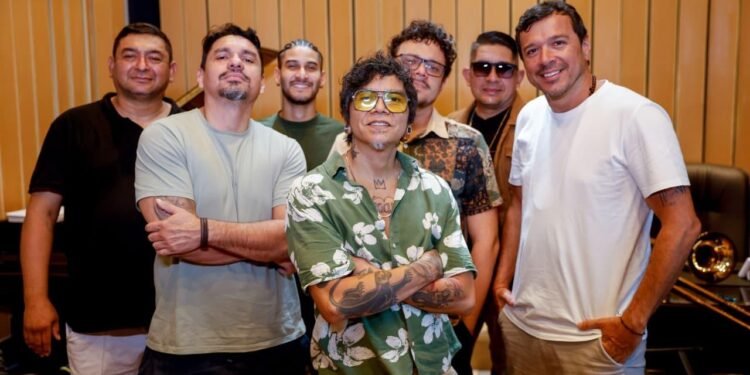 João Rock promove encontro inédito entre Os Tucumanus e Victor Xamã em apresentação criada especialmente para o festival