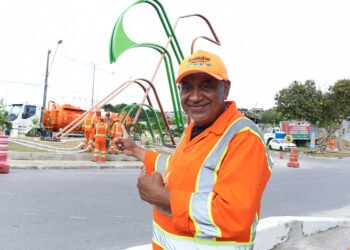 Prefeitura de Manaus revitaliza entorno do igarapé do Passarinho com monumento em homenagem às aves