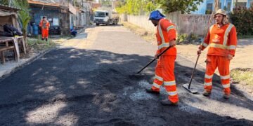 Prefeitura de Manaus avança com serviço de recuperação asfáltica e leva mais mobilidade ao bairro Cidade de Deus