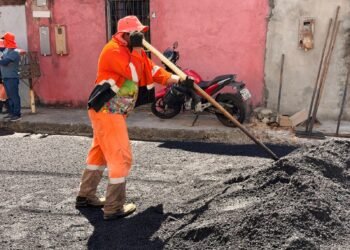 Prefeitura de Manaus intensifica recuperação asfáltica no Colônia Terra Nova durante nova edição do programa ‘Manaus que a Gente Cuida’