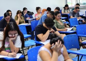 TCE-AM realiza provas do Processo Seletivo para Residência Jurídica e Contábil com mais de 800 candidatos