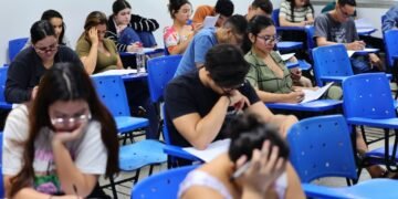 TCE-AM realiza provas do Processo Seletivo para Residência Jurídica e Contábil com mais de 800 candidatos