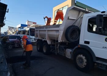 Prefeitura intensifica manutenção asfáltica na avenida Visconde de Porto Alegre e garante melhores condições de trafegabilidade na área