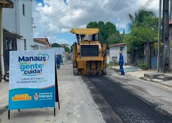 Prefeitura executa fresagem em via da zona Oeste para novo recapeamento asfáltico
