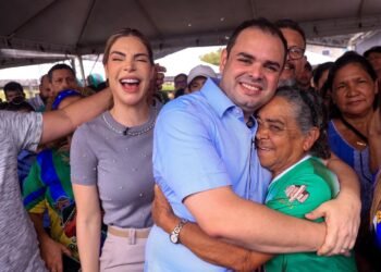 Preocupado com a qualidade de vida de mais de 300 mil famílias, governador Roberto Cidade antecipa pagamento do Auxílio Estadual