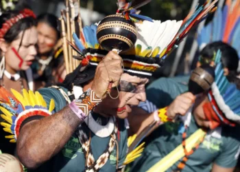 Organizações cobram criação da Comissão da Verdade Indígena em encontro em Brasília