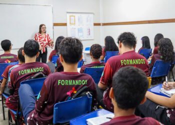 Escolas da rede municipal de Manaus ficam no topo do Ideb 2025