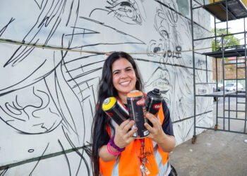 Prefeitura lança ‘Manaus em Cores’ e coloca mulheres no protagonismo da arte urbana nos viadutos
