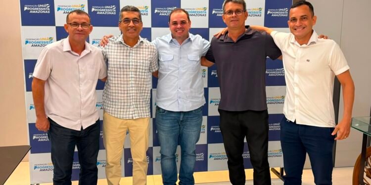 Prefeito de Manicoré, filiado ao PSD de Omar Aziz, declara apoio a Roberto Cidade