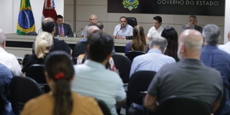 Roberto Cidade conduz acordo e garante repasse de R$ 276 milhões a empresas médicas