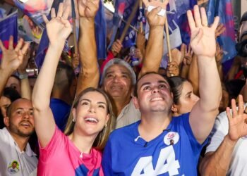 Roberto Cidade percorre Novo Aleixo e reforça diálogo direto com a população