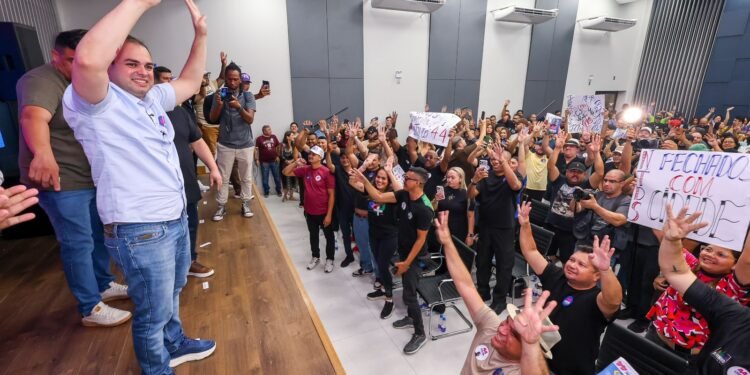 Roberto Cidade dialoga com artistas e produtores culturais e apresenta propostas para o setor