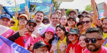 Roberto Cidade dialoga com comerciantes e reforça propostas em corpo a corpo na zona Leste