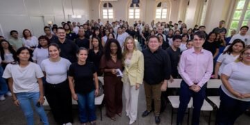 Thaisa Cidade acompanha início de curso inédito de Informática do Cetam para adolescentes com TEA