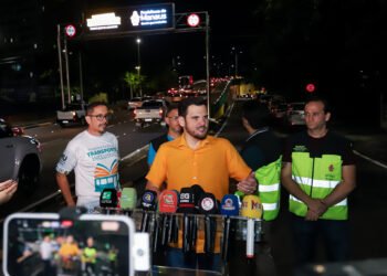Prefeito Renato Junior apresenta tecnologia que leva informações do trânsito em tempo real aos motoristas em Manaus