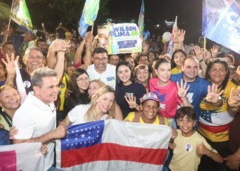 Wilson Lima percorre Manaus com o 444 e destaca Hospital Público Veterinário entre os avanços da sua gestão