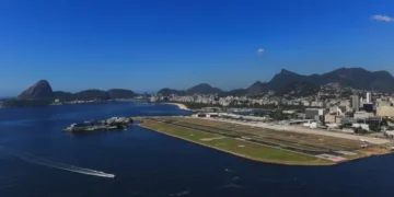Avião derrapa no Santos Dumont e voos são cancelados