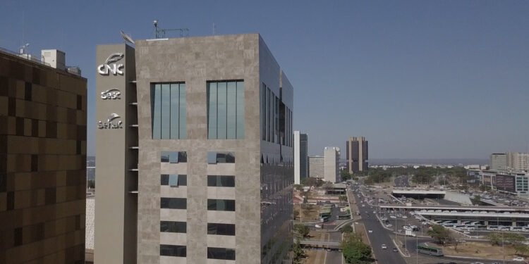 Comércio, serviços e turismo fazem apelo para que PEC do fim da escala 6×1 não seja votada antes das eleições