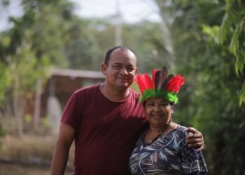 Há mais de 20 anos sem certidão de nascimento, casal consegue dar entrada na documentação durante ação da Defensoria