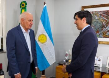Serafim Corrêa recebe primeiro-secretário da Embaixada da Argentina e debate oportunidades de cooperação com o Amazonas