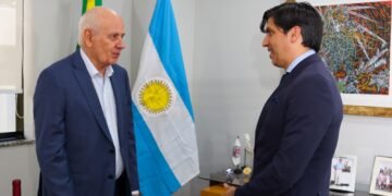 Serafim Corrêa recebe primeiro-secretário da Embaixada da Argentina e debate oportunidades de cooperação com o Amazonas