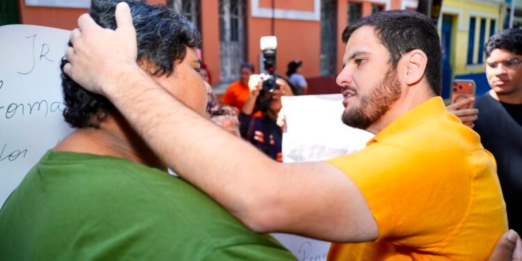 Prefeito Renato Junior firma compromisso com ambulantes da Ferreira Pena e garante continuidade das atividades dentro das normas municipais