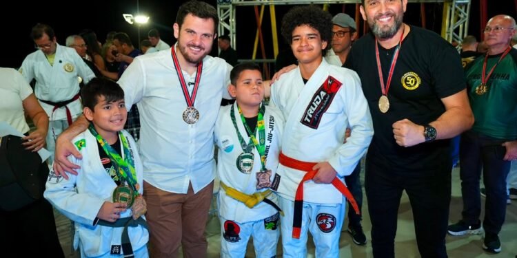 Prefeito Renato Junior participa do Jubileu de Ouro do Jiu-Jítsu e anuncia ampliação para 150 atletas beneficiados com apoio para competições
