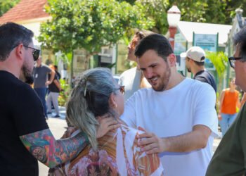 Prefeito Renato Junior homenageia pais de Manaus e destaca acolhimento às famílias nos cemitérios