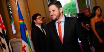 Prefeito Renato Junior destaca construção de Justiça próxima ao povo durante abertura do XXI Consepre no Teatro Amazona