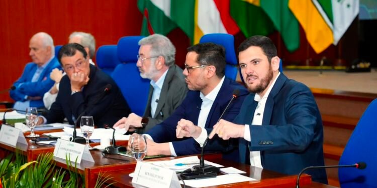 Prefeito Renato Junior anuncia secretaria de desburocratização industrial e defende união entre prefeitura, Suframa e governos pelo Polo Industrial de Manaus