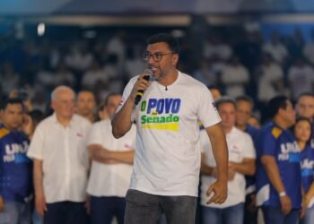 Wilson Lima dá início a campanha com adesivaço em três pontos de Manaus