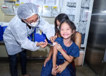 Manaus oferta segunda dose de reforço contra pólio para crianças de 4 anos