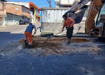 Prefeitura recupera rede de drenagem no Alvorada