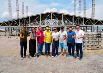 Renato Junior vistoria montagem do palco do #SouManaus Passo a Paço 2026