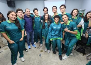 Roberto Cidade aposta em tecnologia e qualificação para preparar estudantes do Amazonas para o futuro