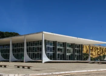 Dino aciona PF após TCU apontar R$ 55,4 milhões em emendas suspeitas